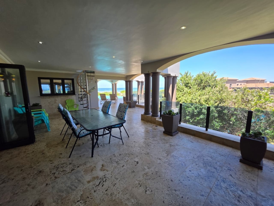 6 Bedroom Property for Sale in Myoli Beach Western Cape